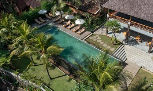 RUMAH KAYU RESORT — Swimming pool