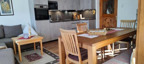 Kuchyň nebo kuchyňský kout v ubytování Lili's Appartements