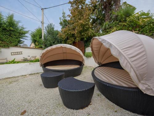 Taman di luar Casa Astrid by the sea in Porec