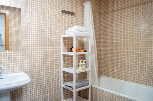 A bathroom at Novam Studio Centro de Málaga.