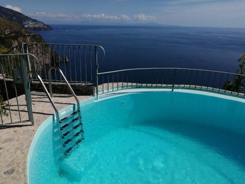 AMORE RENTALS - Villa Arora