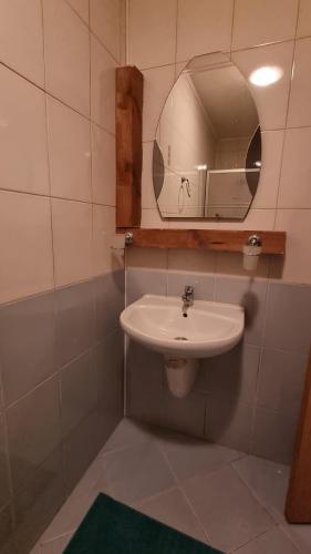 Ένα μπάνιο στο Pirin Studios