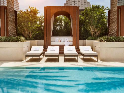 SLS LUX Brickell Image