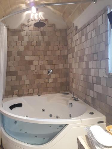 Kupatilo u objektu Fontana Vecchia B&B
