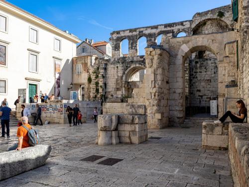 Beachside Comfort in Split with terrace