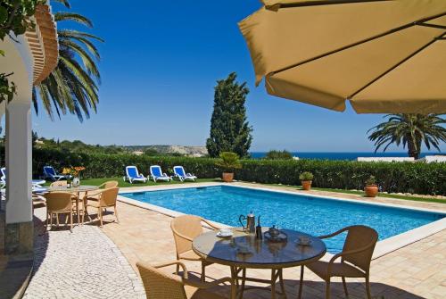 Villa Camena, private pool, sea view, residential area outside of the village Praia da Luz