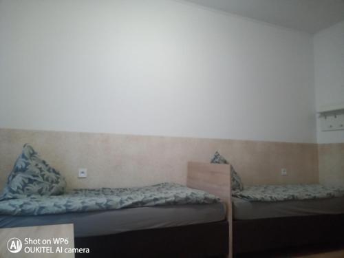 Ένα ή περισσότερα κρεβάτια σε δωμάτιο στο 4U Hostel Zgorzelec - Free Parking