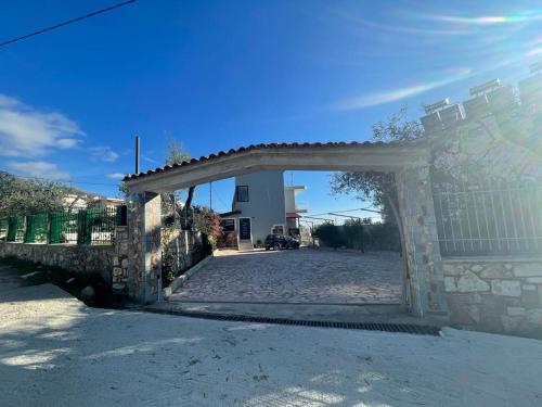 Φωτογραφία από το άλμπουμ του La Maroja View Hotel σε Dhërmi