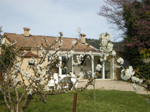 Jolie maison avec terrasse