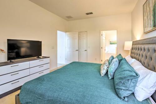 Resort Perks & Gas Grill: Spacious Davenport Haven photo 23