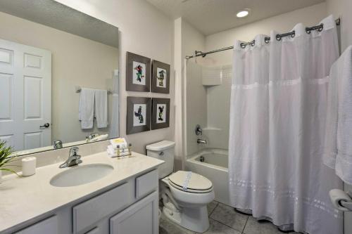 Resort Perks & Gas Grill: Spacious Davenport Haven photo 34