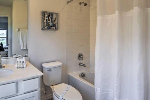 Resort Perks & Gas Grill: Spacious Davenport Haven photo 31
