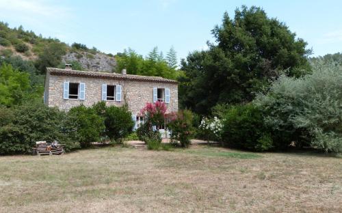 Κήπος έξω από το Mas provencal au vieux moulin