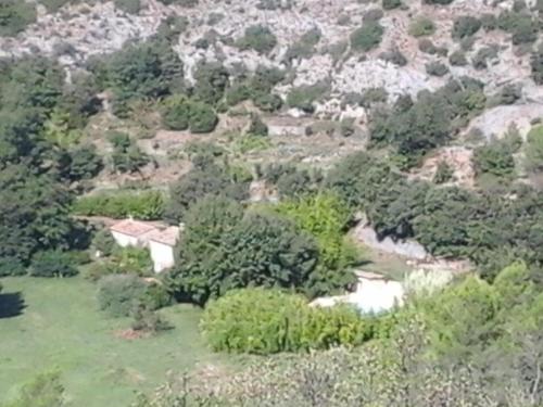 Φυσικό τοπίο κοντά σε αυτή η παραθεριστική κατοικία