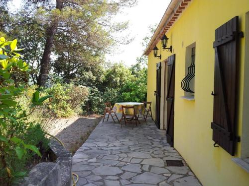 Villa spacieuse proche village