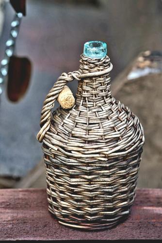 a wicker basket sitting on top of a table at Cabana Staier in Anina