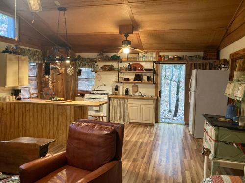 Little Piney Cabin – Photos 2