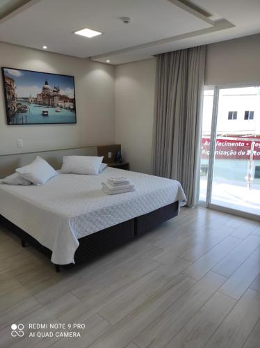 Katil atau katil-katil dalam bilik di Hotel Serrano
