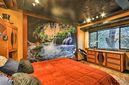 ein Schlafzimmer mit einem großen Wandgemälde in der Unterkunft Willamette Valley Apt - Surrounded by Wineries! in Newberg