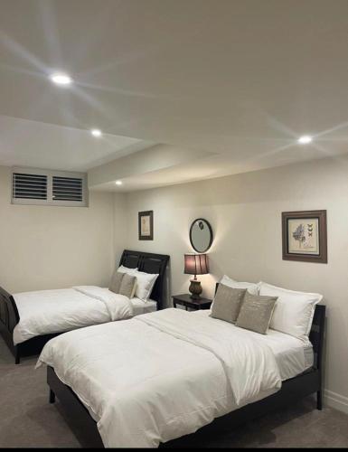 Exquisite Lavish Apartment with 2 Queen Beds