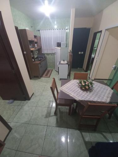 Η κουζίνα ή μικρή κουζίνα στο Casa Bromélia 2