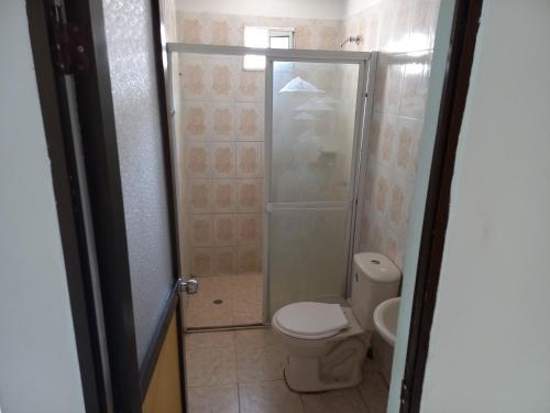 A bathroom at Cómodo apartamento en el rodadero