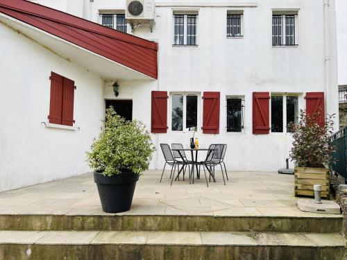 Appartement T2 centre ville, charme ancien, terrasse, Wi-Fi, animal toléré - FR-1-495-117