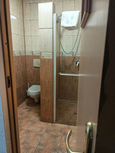 Ένα μπάνιο στο Hotel Pomorski
