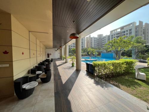La alberca dentro o cerca de 2BHK luxurious beautiful flat near IIM AIIMS