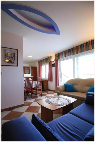 Apartmani- Šjor -Primošten-Apartmani- has 2 large apartments and 2 smaller ones -Primošten Lokvice 6