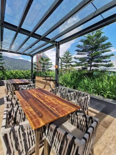 Taman di luar Maxhome Plus@Vista Residence