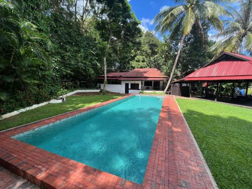 Басейн в Lao Lake House або поблизу
