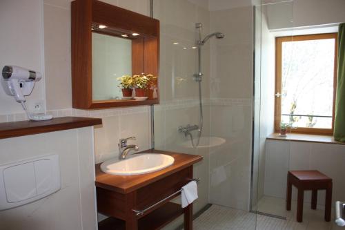 Un baño de Val Lachard