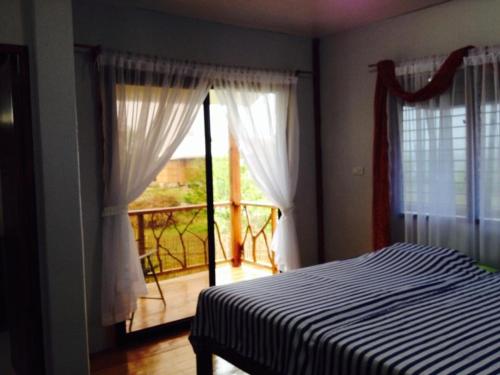 Gallery image of Liwayway sa Bohol Pamilacan Resort in Baclayon