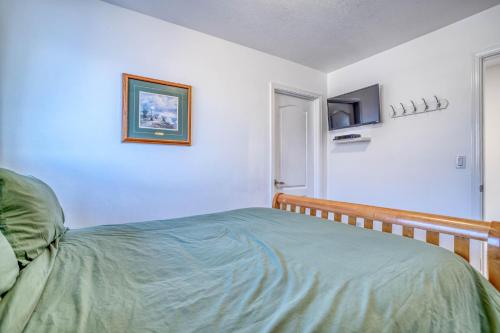 Una cama o camas en una habitación de Colbys Run