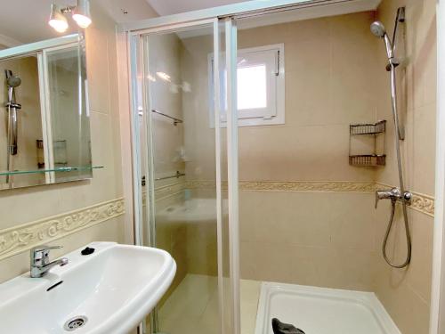 Koupelna v ubytování Milenio 1H Apartments Casasol