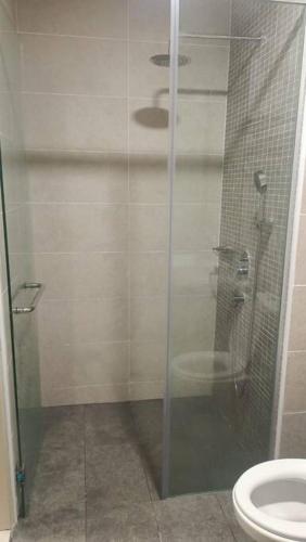 Bilik mandi di Bali Residence by Beca inn , musliim only