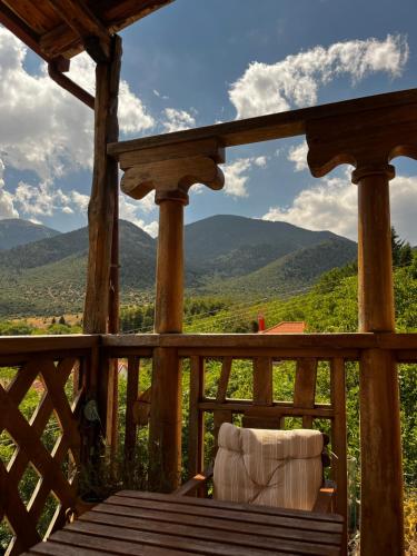 A general mountain view or a mountain view taken from A villát