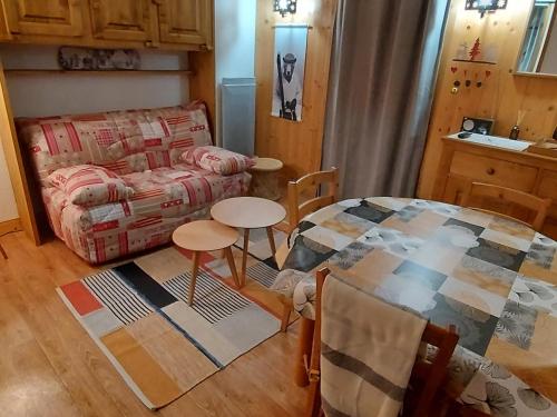 Charmant 2 Pièces + Cabine Rénové, Proche Commerces et Pistes, Balcon, Parking Gratuit - Montchavin