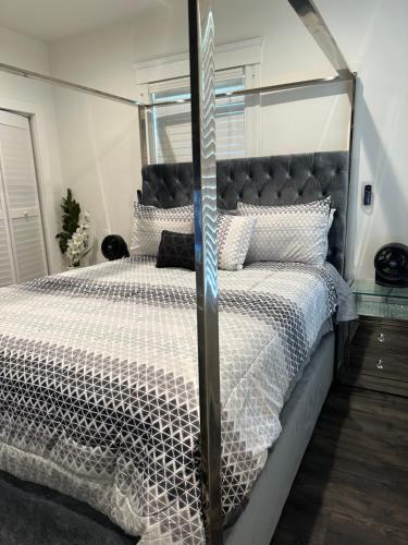 Gorgeous DTLA w/ View + Hot Tub! photo 24