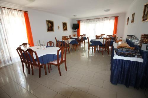 Restaurace v ubytování Villa Sojat