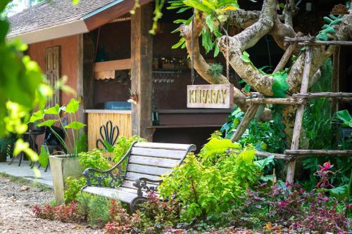Κήπος έξω από το Kenaray Farmstay riverside