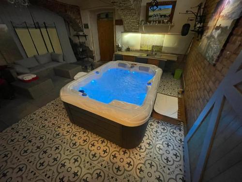 TV a/nebo společenská místnost v ubytování Apartmány U kapličky