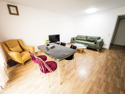 Zentrales 3 Raum Apartment & Balkon, 24/7 service