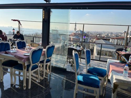 Restaurace v ubytování Nova Roma Hotel