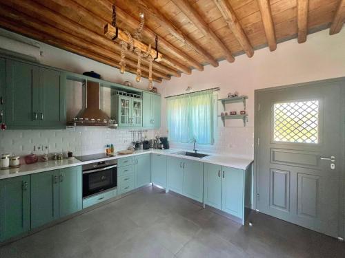 Cuisine ou kitchenette dans l'établissement Lemon houses - Faros, Sifnos