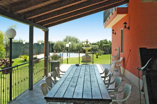 Balkón nebo terasa v ubytování Holiday Home Floridia with Pool near Beach