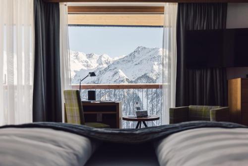 Nespecifikovaný výhled na hory nebo výhled na hory při pohledu z hotelu