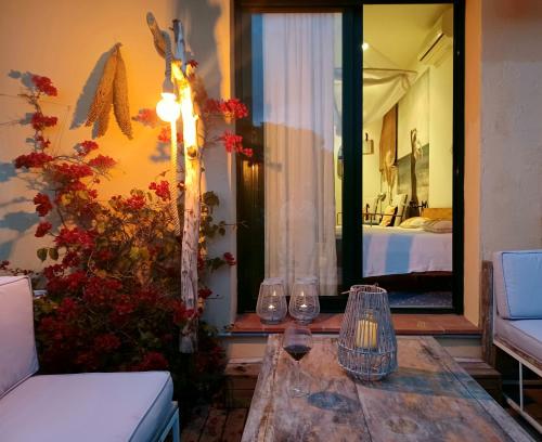 Un pat sau paturi într-o cameră la Casa de la Luna Begur