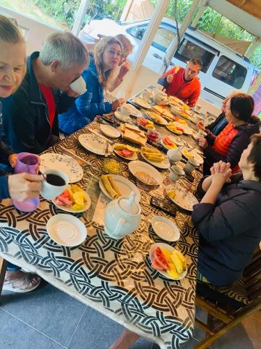 Jídlo v penzionu nebo okolí